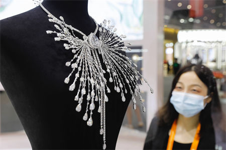 Jóias em destaque na 2a Exposi??o Internacional de Produtos de Consumo da China