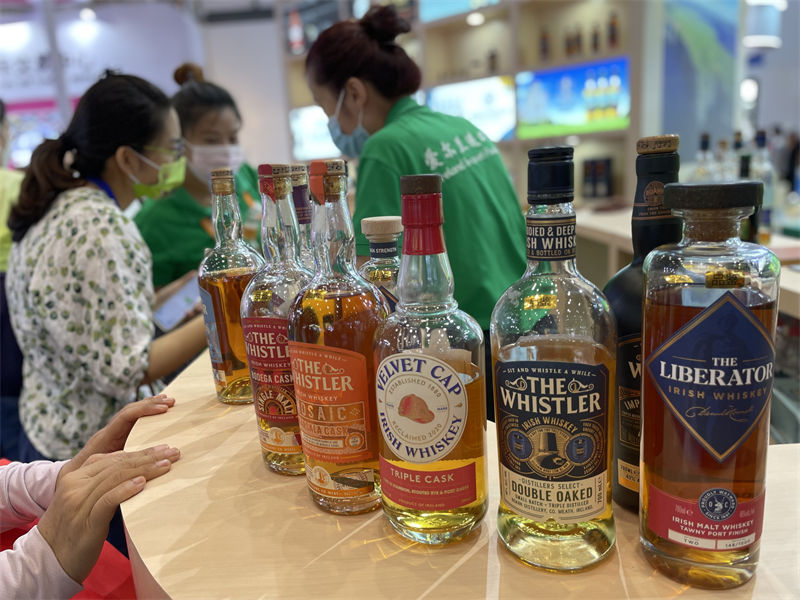 Vinho irlandês atrai aten??o na 2a Exposi??o Internacional de Produtos de Consumo da China