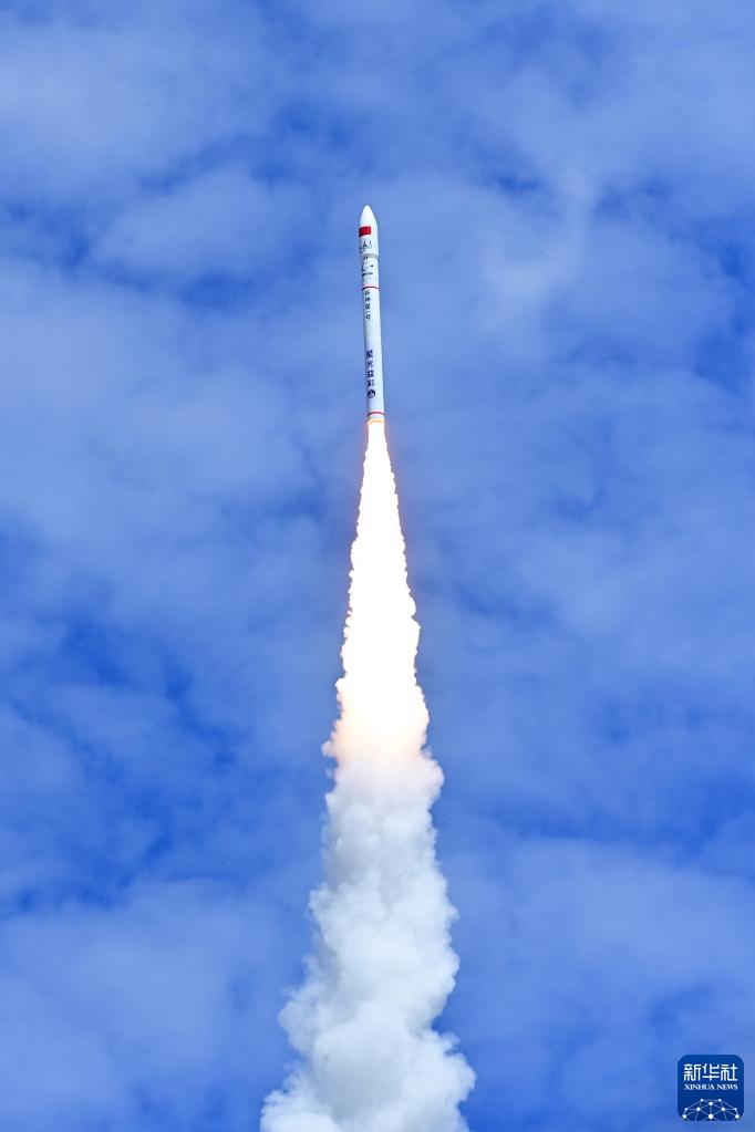 Foguete comercial chinês CERES-1 Y3 lan?a três satélites com sucesso