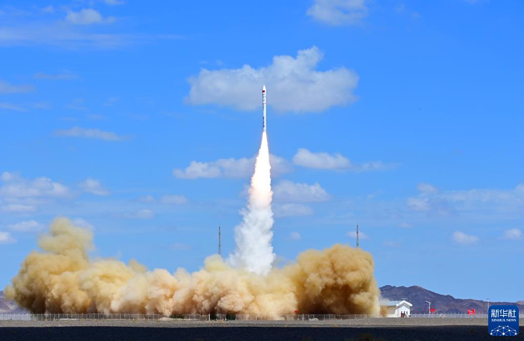 Foguete comercial chinês CERES-1 Y3 lan?a três satélites com sucesso