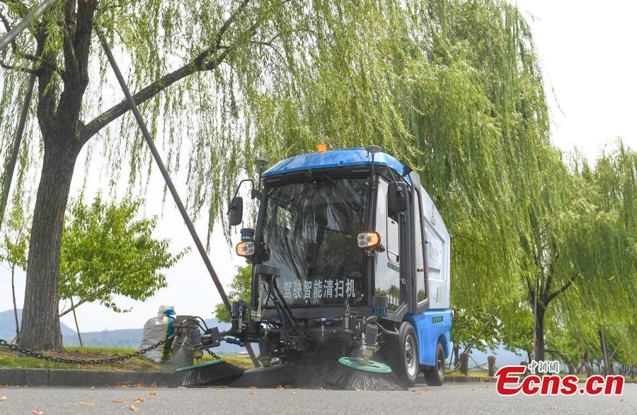 Rob? de saneamento 5G n?o tripulado trabalha em Hangzhou