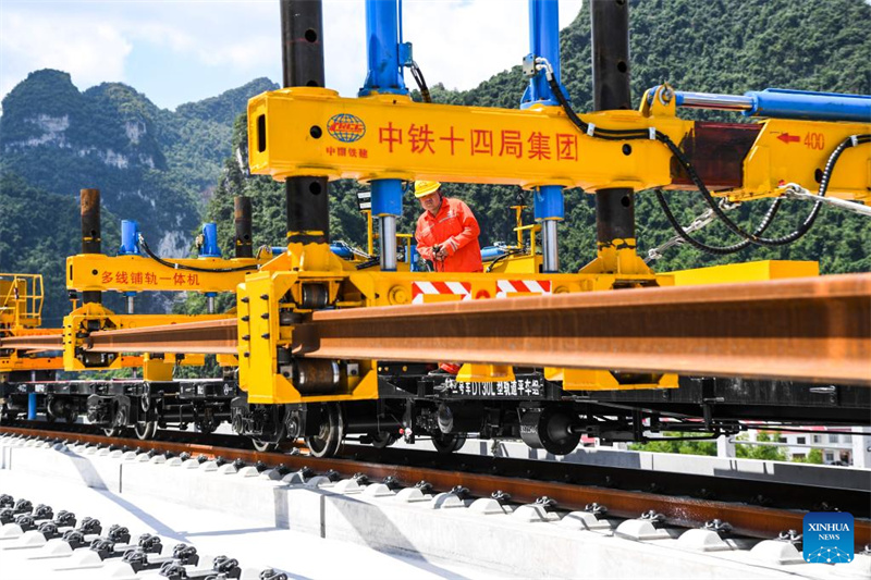 Guangxi inicia coloca??o de trilho da ferrovia de alta velocidade Guiyang-Nanning