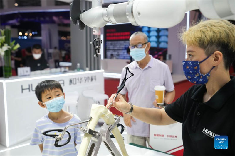 Beijing realiza Conferência Mundial de Rob?s de 2022 