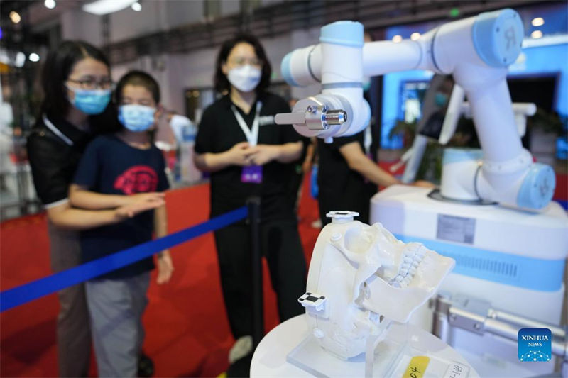 Beijing realiza Conferência Mundial de Rob?s de 2022 
