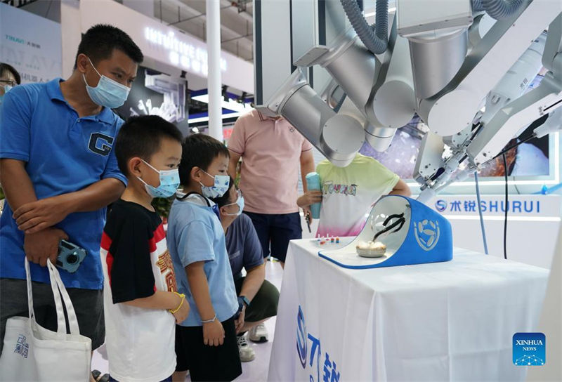 Beijing realiza Conferência Mundial de Rob?s de 2022 