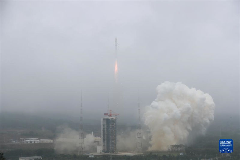 China lan?a satélite Beijing-3B com sucesso