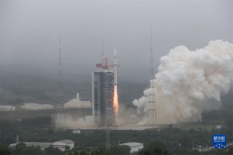 China lan?a satélite Beijing-3B com sucesso