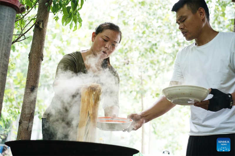 Artes marciais chinesas s?o um sucesso junto dos habitantes de Liuzhuang