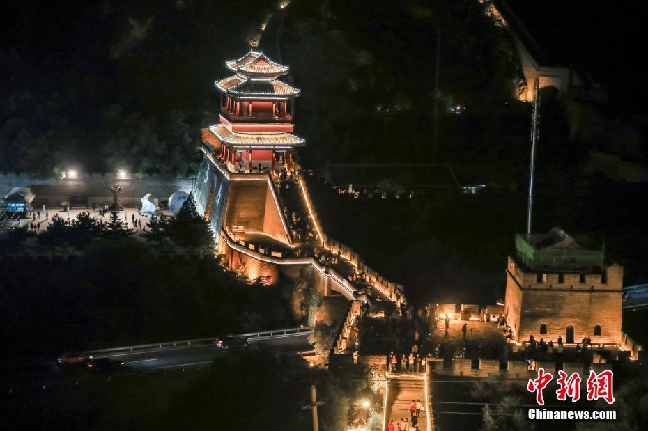 Galeria: se??o Juyongguan da Grande Muralha abre ao público à noite pela primeira vez