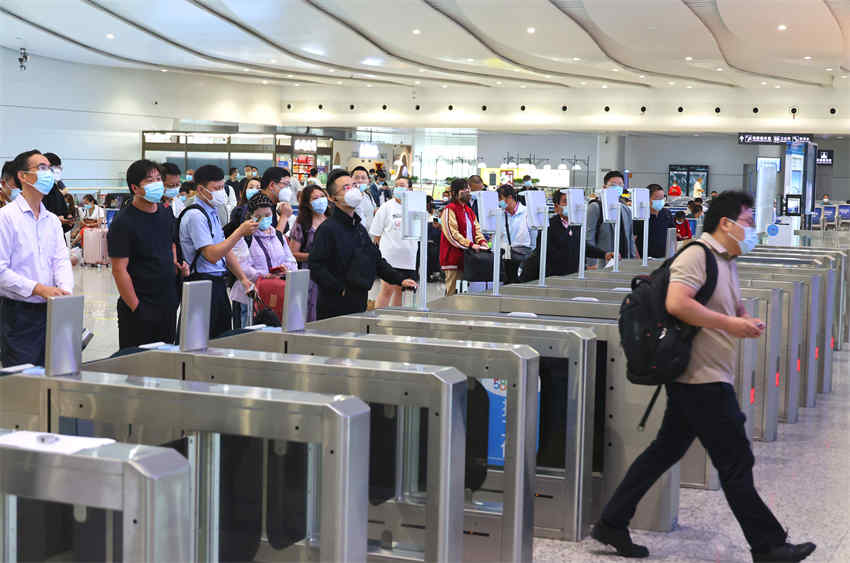 Ferrovia chinesa desloca 440 milh?es de passageiros durante o ver?o