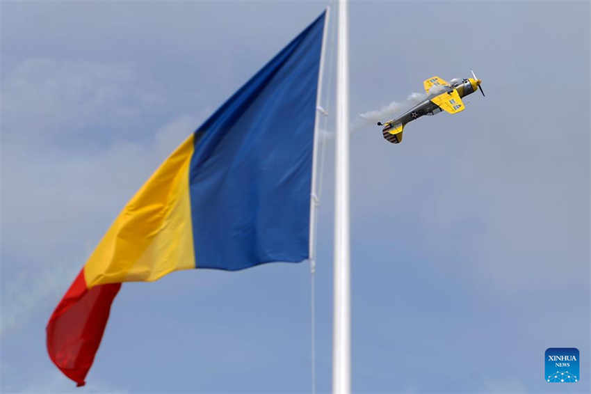 Bucareste: Exposi??o Aérea Internacional & Exposi??o da Avia??o Geral