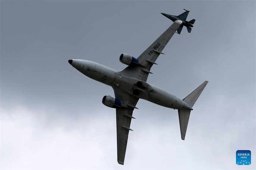 Bucareste: Exposi??o Aérea Internacional & Exposi??o da Avia??o Geral