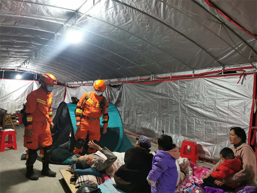 Terremoto de 6,8 graus deixa 46 mortos em Sichuan