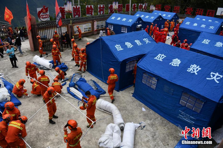 Sichuan: trabalho de socorro está em andamento
