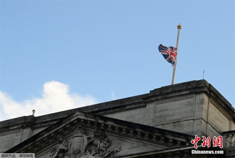 Britanicos de luto pela morte da rainha Isabel II