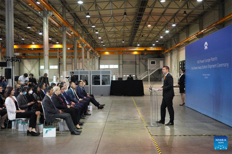 Nova fábrica de baterias da fabricante chinesa de veículos elétricos NIO na Hungria inicia opera??es