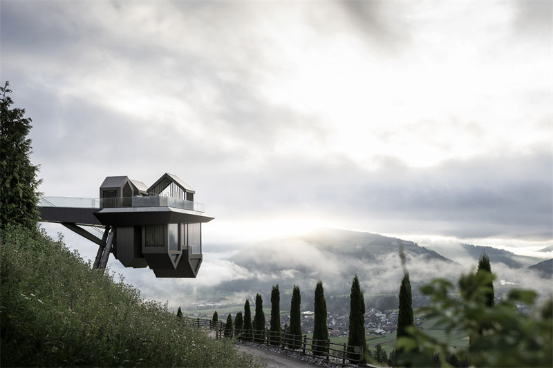 Galeria: hotel italiano “invertido”