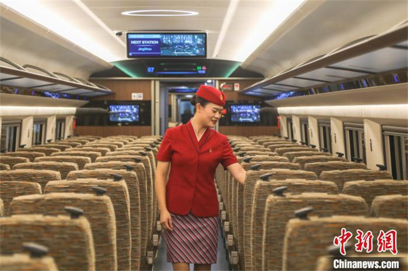 Novo trem-bala inteligente Fuxing será colocado em circula??o