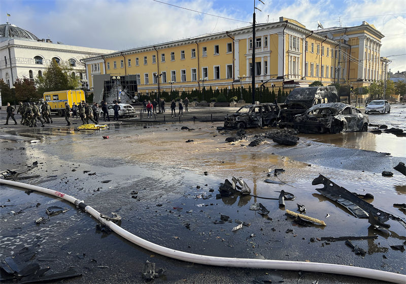 Ucrania: múltiplas explos?es abalam em Kiev