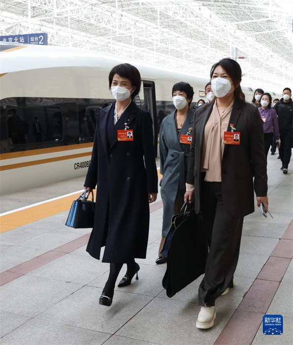 Todas as delega??es reúnem-se em Beijing para o 20o Congresso Nacional do PCCh