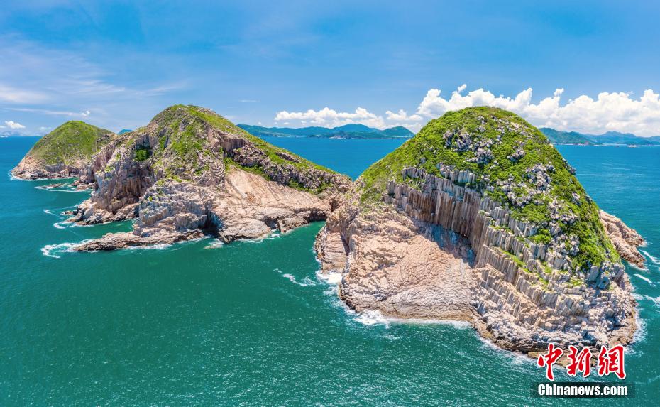 Hong Kong: grupo de colunas de riólito do período Cretáceo entra nos primeiros 100 sítios de patrim?nio geológico da IUGS

