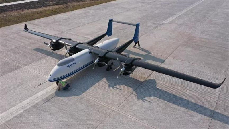 UAV de quatro motores fabricado na China realiza com sucesso voo inaugural
