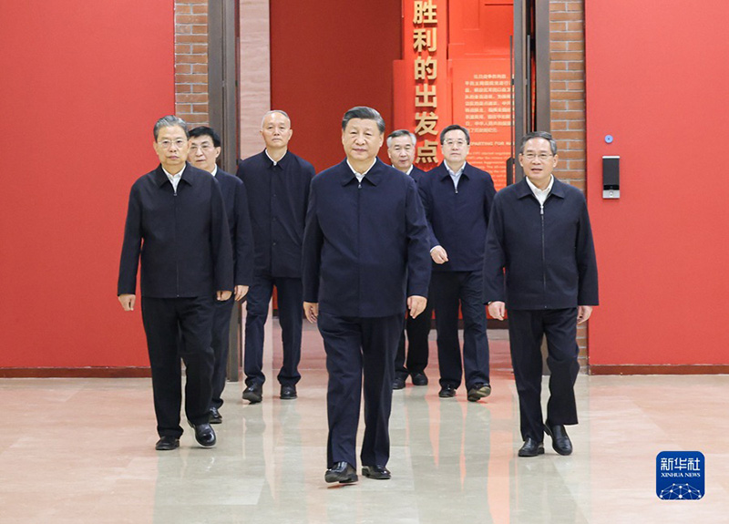 Xi Jinping leva lideran?a do PCCh à antiga base revolucionária