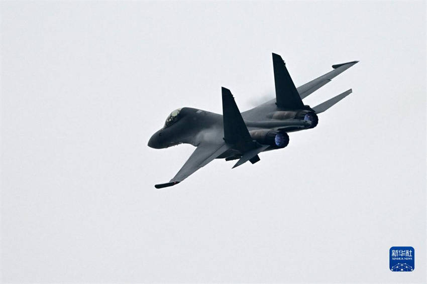 For?a aérea chinesa trará novos jatos para Airshow China