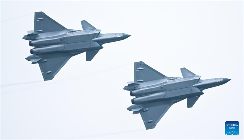Mais de 740 empresas participaram na 14a Exposi??o Internacional de Avia??o da China