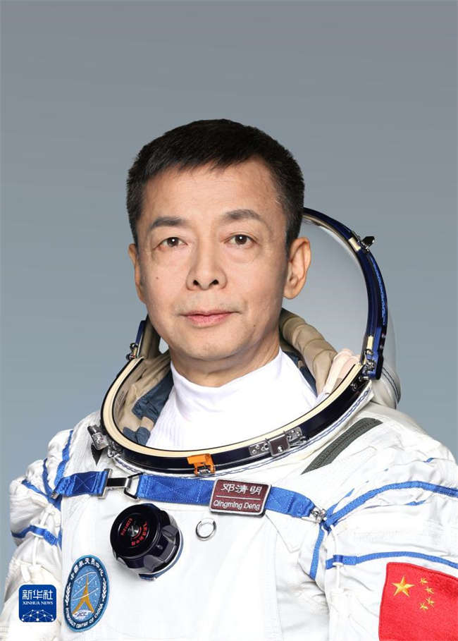 China lan?a espa?onave da miss?o Shenzhou-15