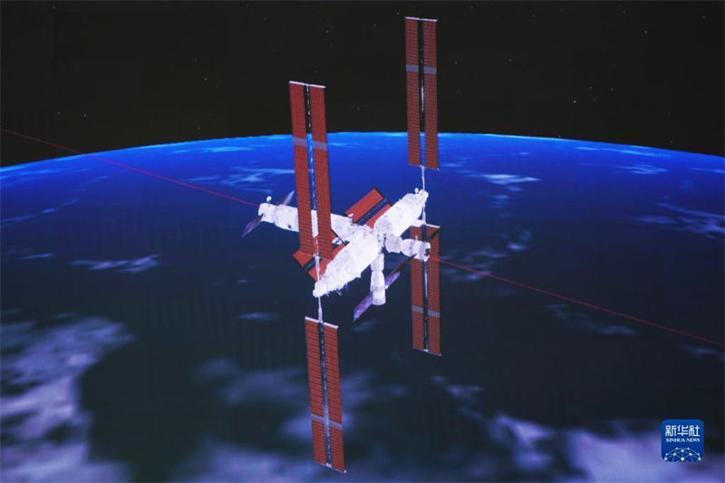 Nave espacial tripulada chinesa Shenzhou-15 atraca à combina??o da esta??o espacial