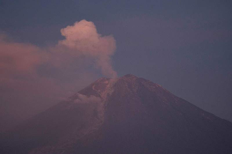 Indonésia: vulc?o Semeru explode violentamente