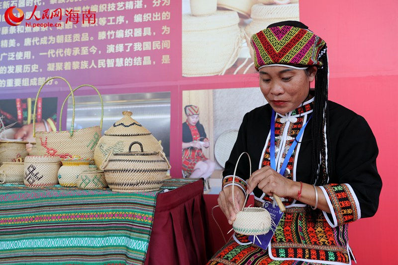 Hainan: can??es e dan?as de minorias étnicas estreiam na 21a Conven??o Internacional de Teochew