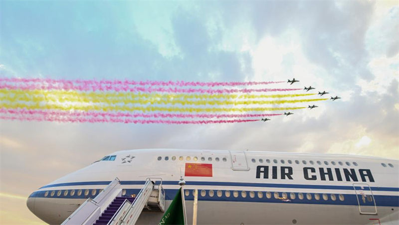 Xi Jinping chega a Riad para Cúpula China-Estados árabes, cúpula China-CCG e visita de Estado