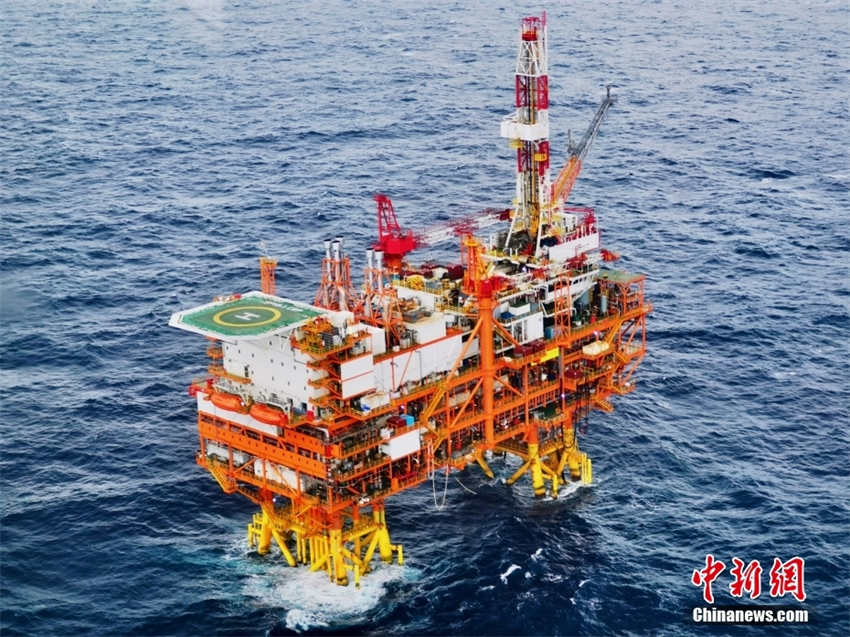 Maior plataforma offshore de produ??o de petróleo da ásia entra em opera??o