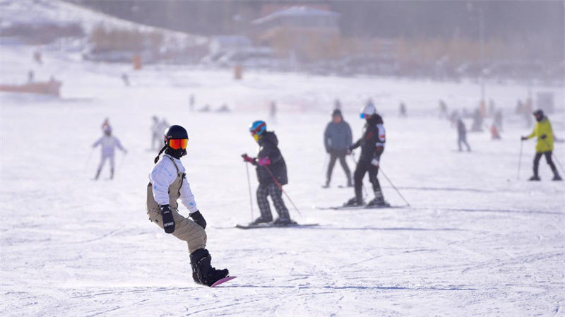 20o Festival de Gelo e Neve da Rota da Seda de Urumqi é inaugurado
