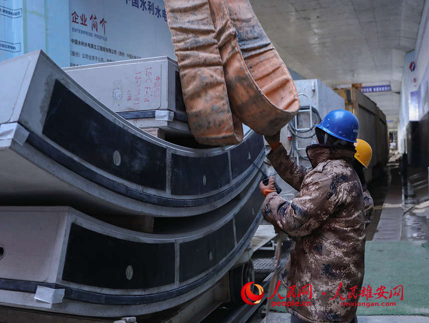 Galeria: Linha Expressa de Xiong'an para o Aeroporto Internacional de Daxing está em constru??o