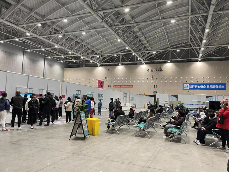 China: grande clínica de febre é lan?ada no centro de conven??es de Foshan em Guangdong