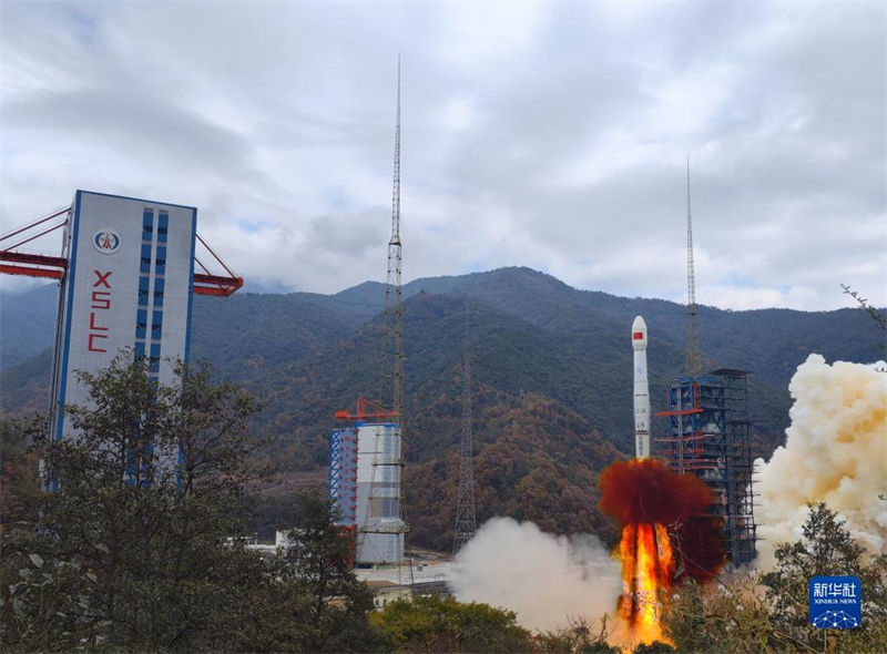 China lan?a satélite de experimentos espaciais com sucesso