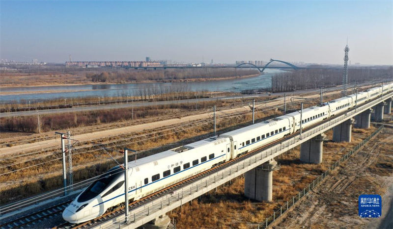 Nova ferrovia de alta velocidade entra em opera??o no noroeste da China