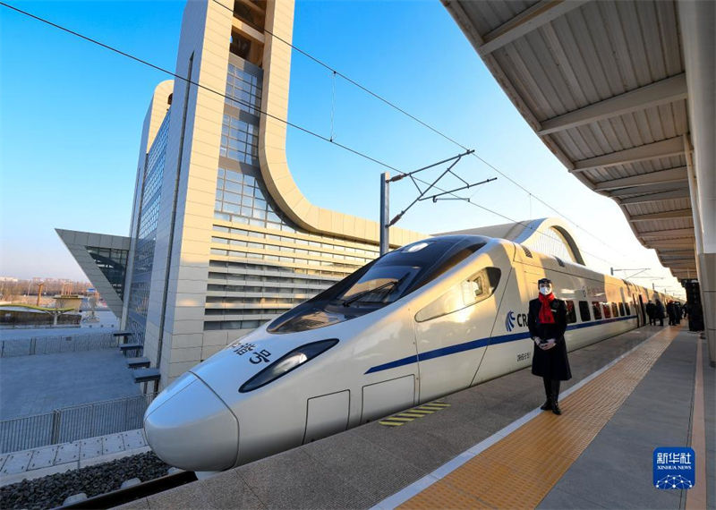 Nova ferrovia de alta velocidade entra em opera??o no noroeste da China