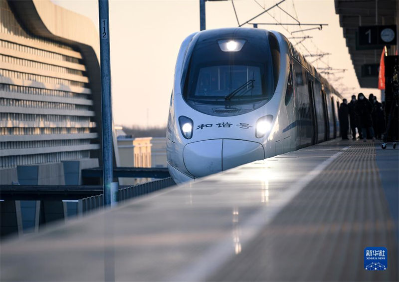 Nova ferrovia de alta velocidade entra em opera??o no noroeste da China