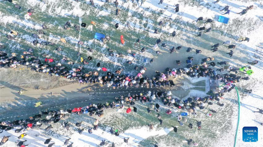 Festival de pesca de inverno come?a no nordeste da China