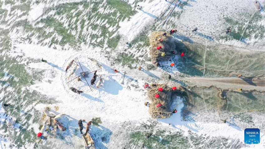Festival de pesca de inverno come?a no nordeste da China