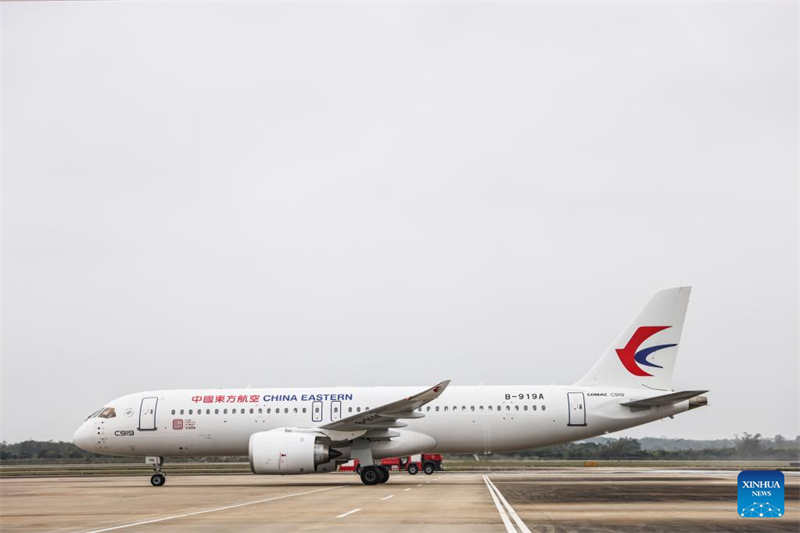Jato C919 da China aterrissa no Aeroporto Internacional de Meilan em Haikou como etapa de valida??o