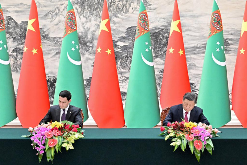 Presidentes chinês e turcomano mantêm conversas, elevando os la?os para parceria estratégica abrangente