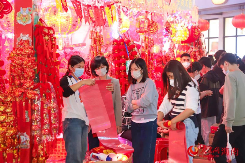 Hainan: atmosfera festiva é cada vez mais forte no mercado noturno