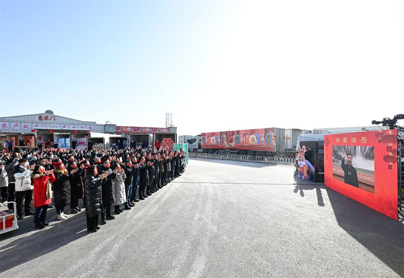 Xi Jinping estende sauda??es da Festa da Primavera ao povo chinês