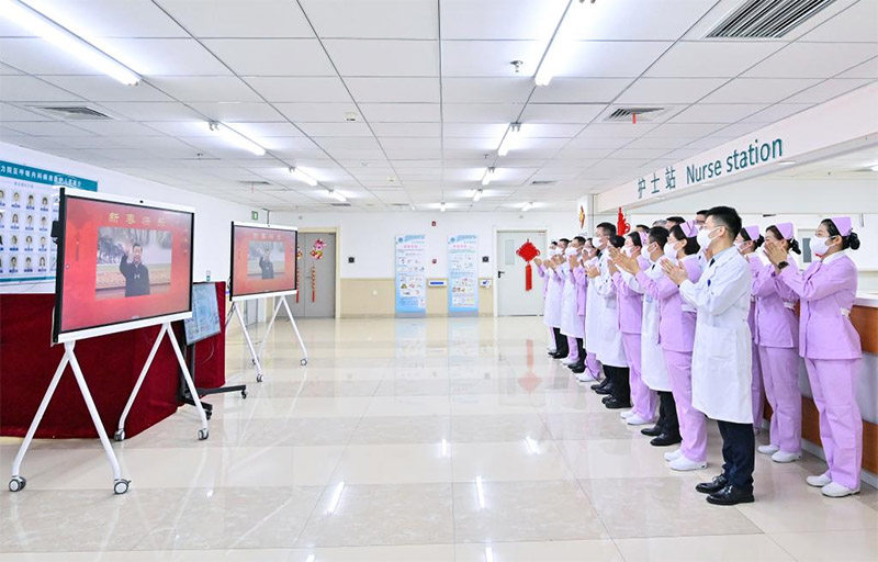 Xi Jinping estende sauda??es da Festa da Primavera ao povo chinês