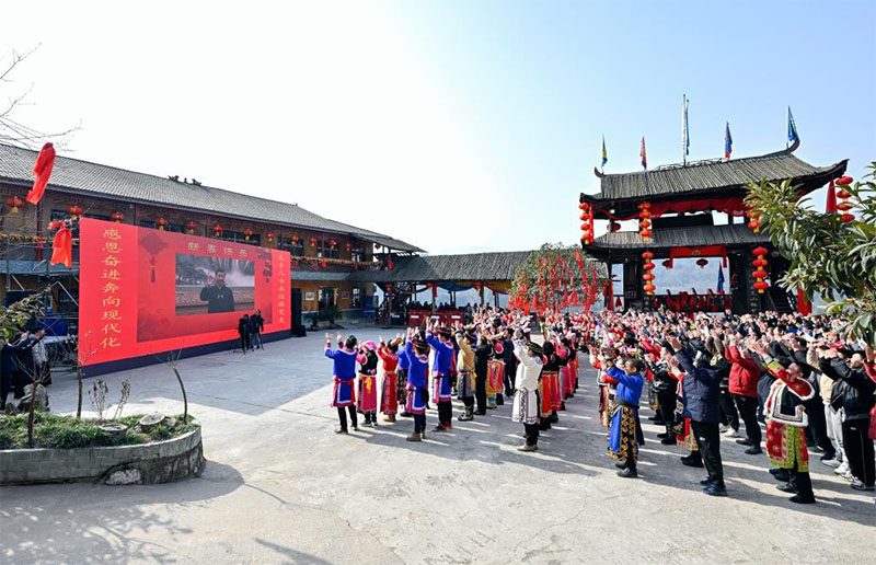 Xi Jinping estende sauda??es da Festa da Primavera ao povo chinês